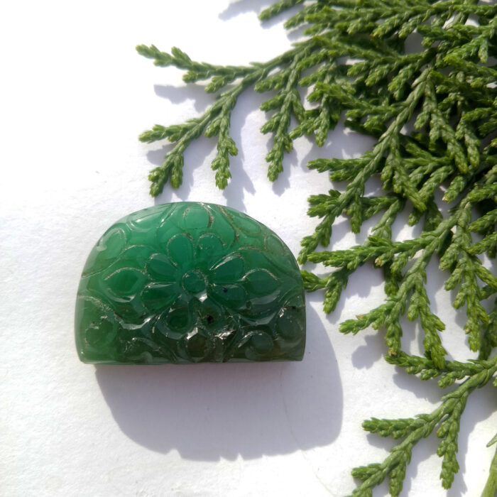 Emerald Carving 25 Ct