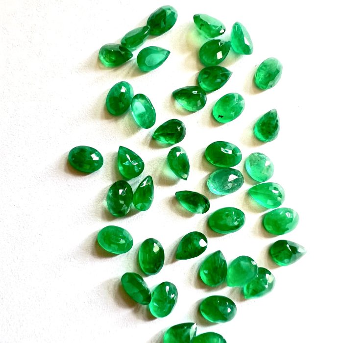 Buy Emerald Oval & Pear Calibrated 5*7 MM at Online at Kartik Gems