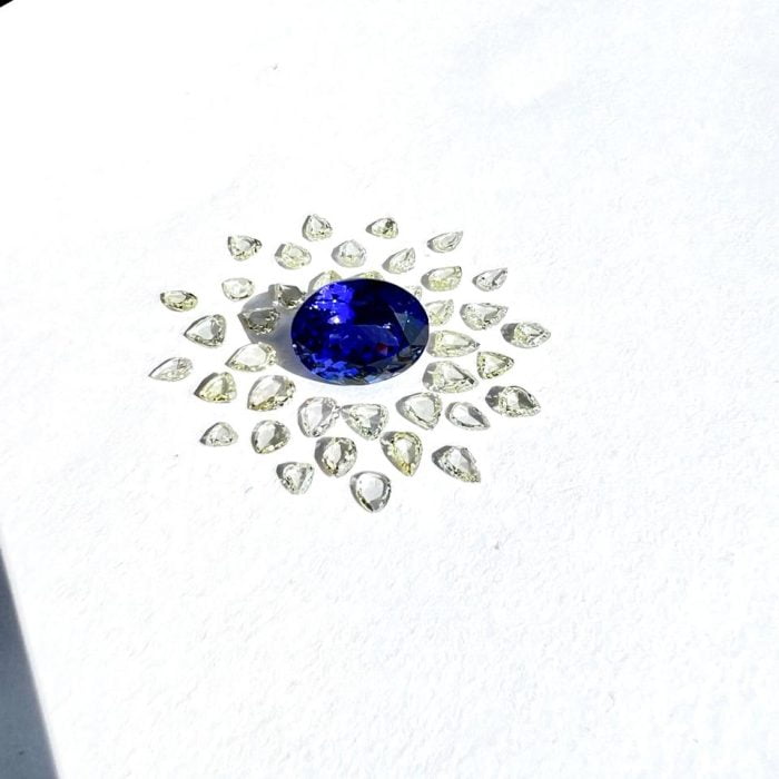 Tanzanite Oval 12.18 Ct