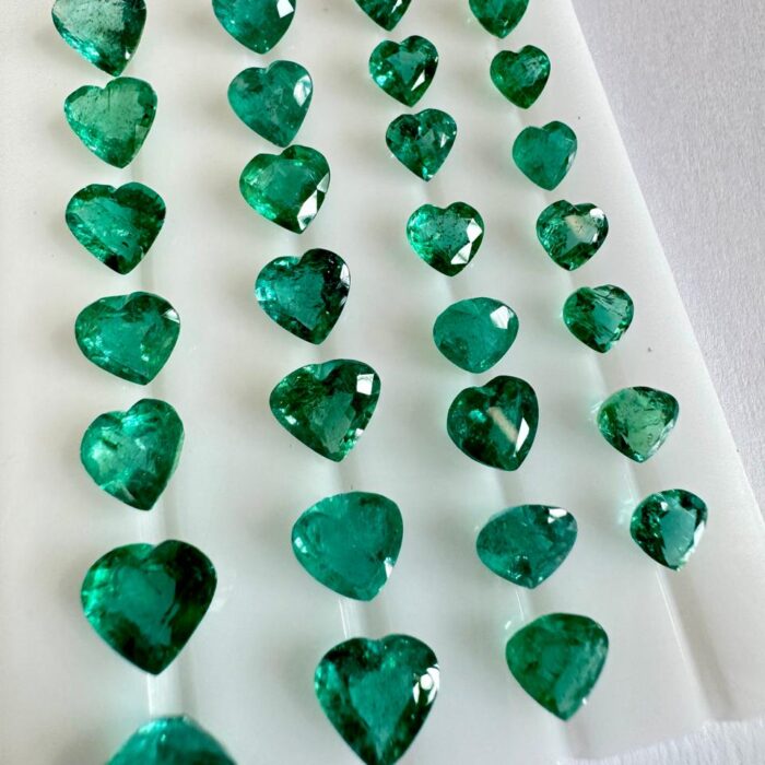 Emerald Heart Lot 37.51 CT / 25 Piece