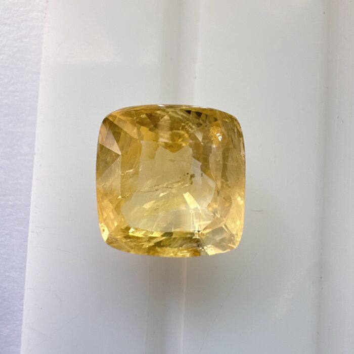 Yellow sapphire Cushion 8.66 CT