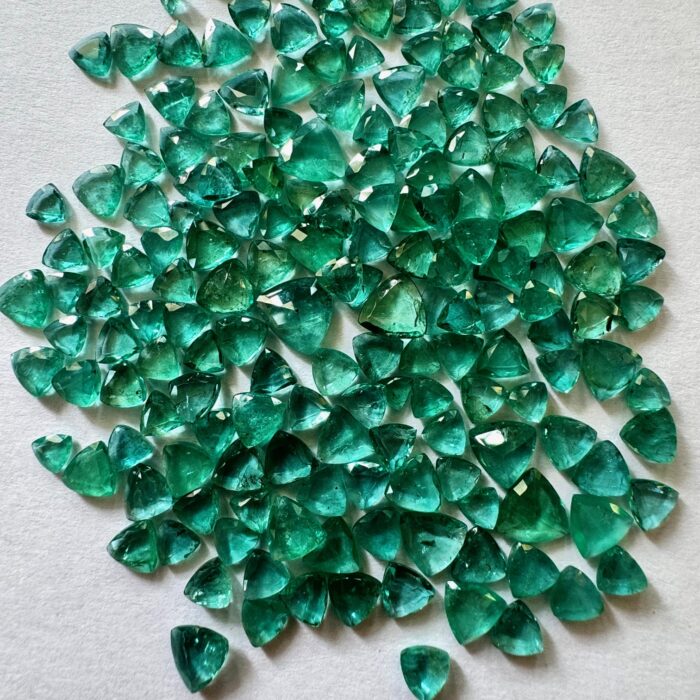 Emerald Trillion 180 Piece Lot 69.63 CT