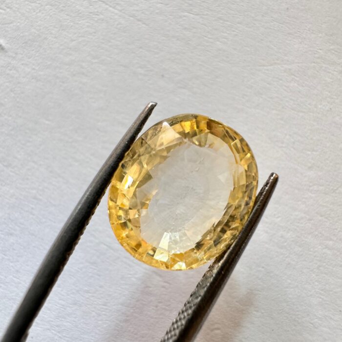 Yellow sapphire Oval 7.36 CT