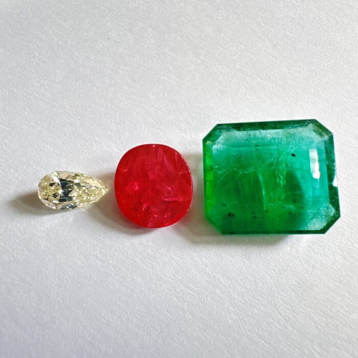 Emerald Octagon 18 CT