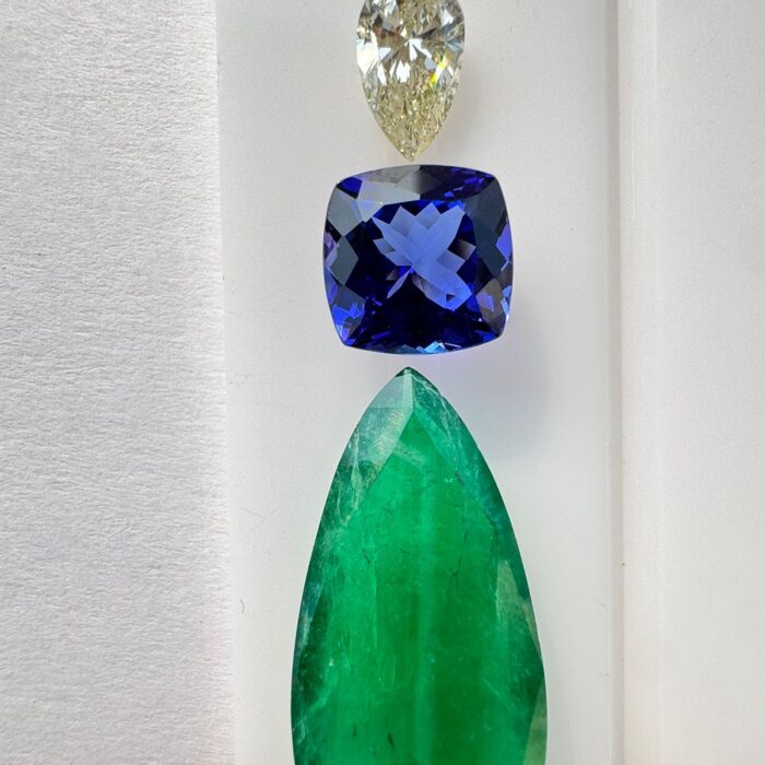 Emerald Pear 17.65 CT