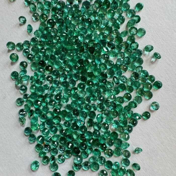 Emerald Round 2.5 mm & Tanzanite Trillion 5 mm Parcel