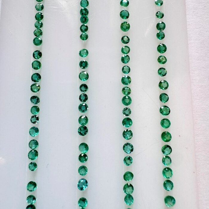 Emerald Round 374 Piece Lot