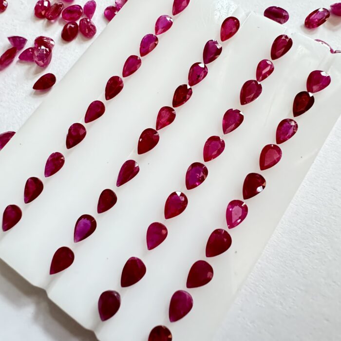 Mozambique Ruby Pear Calibrated 4*6 mm