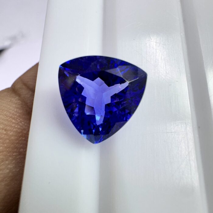 Tanzanite Trillion 5.21 CT