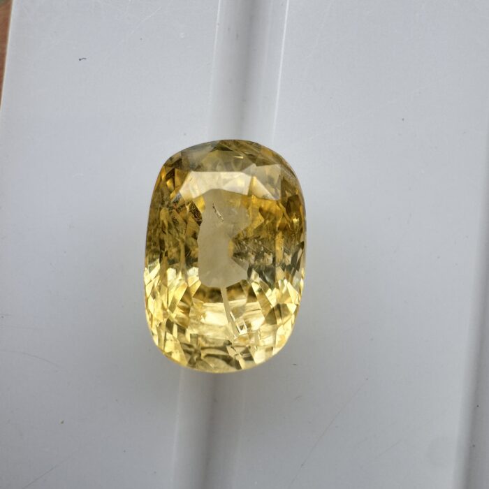 Yellow Sapphire Shape Oval 4.20 CT