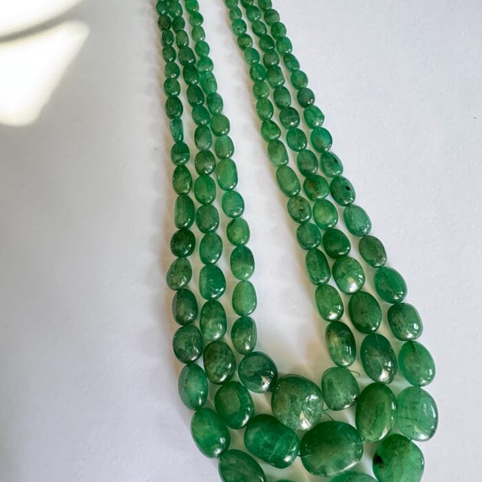 Emerald Maniya Necklace 900.45 CT / 3 String