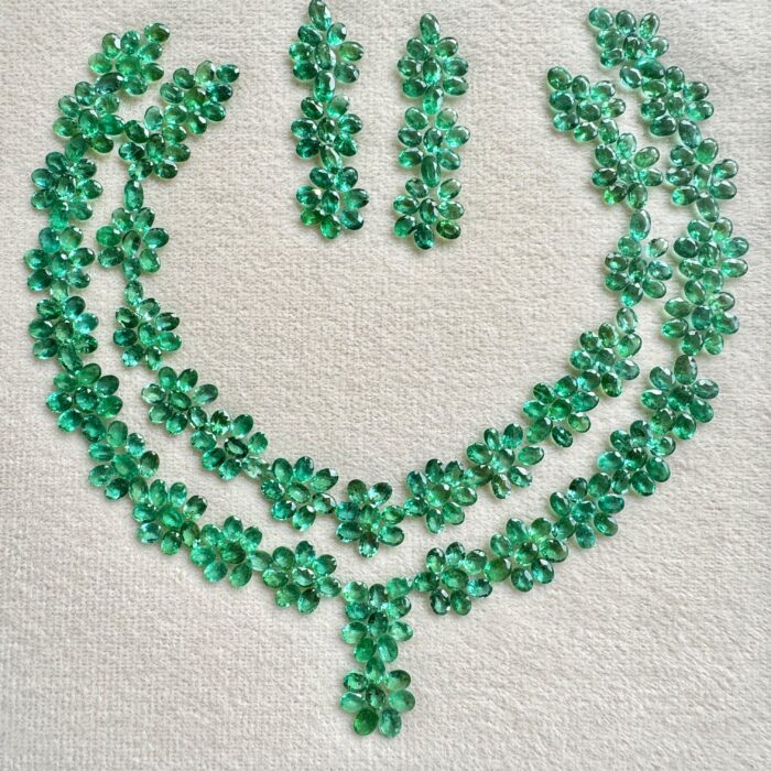 Emerald Oval Layout 96.01 CT / 544 Piece