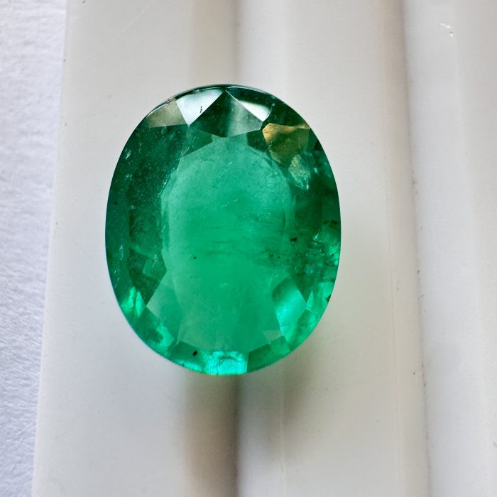 Emerald Oval 6.39 CT